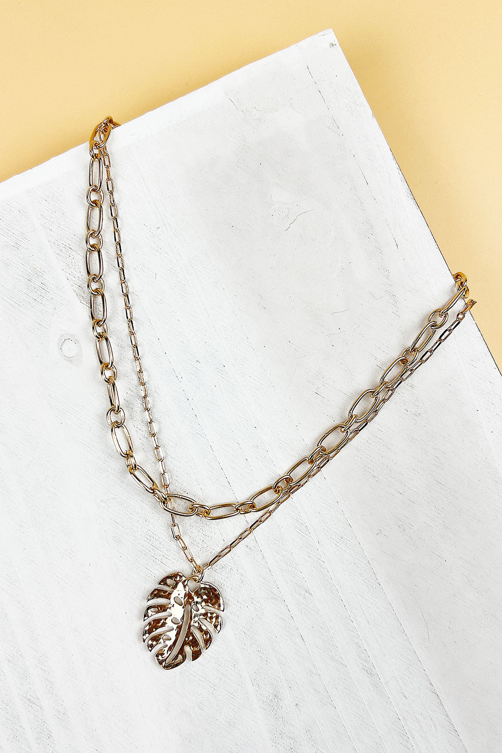 14"-16" LEAF SHAPED METAL LAYERED NECKLACE