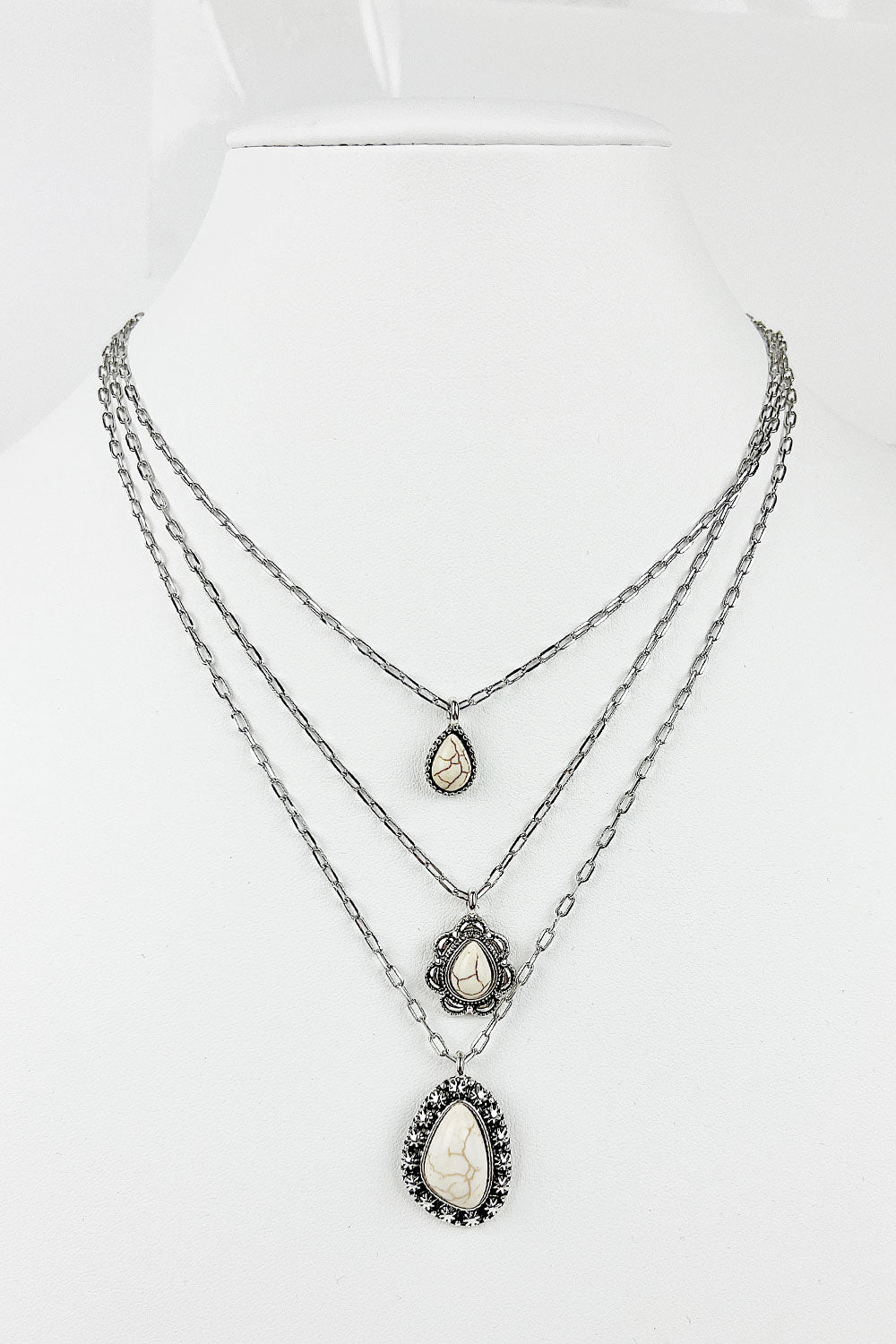 WESTERN STYLE 3 LAYERED PENDANT NECKLACE