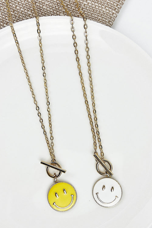 18 INCHES SMILEY FACE ENAMEL NECKLACE AND EARRING SET