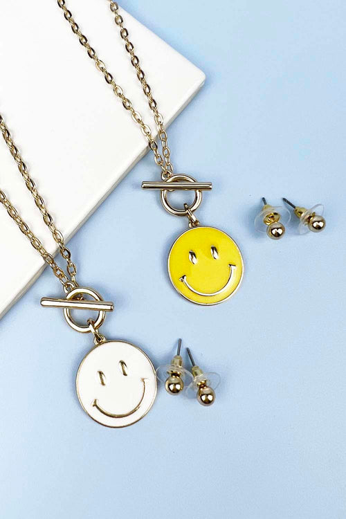 18 INCHES SMILEY FACE ENAMEL NECKLACE AND EARRING SET